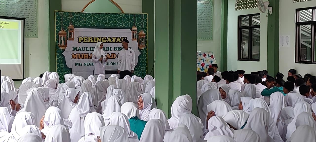 Dialog Interaktif Warnai Peringatan Maulid Nabi Muhammad SAW di MTsN 6 Kulon Progo